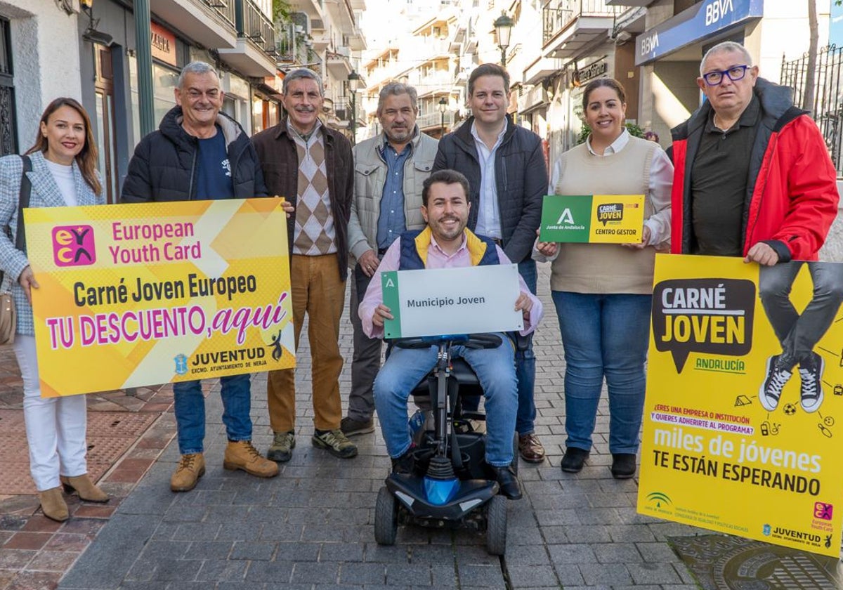 Acto de presentación de la iniciativa en el casco urbano nerjeño.