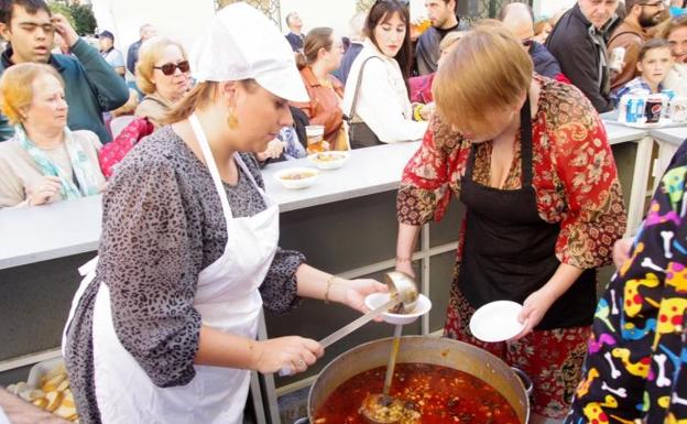 El tradicional Potaje Perchelero, una de las citas imprescindibles en las previas de la fiesta