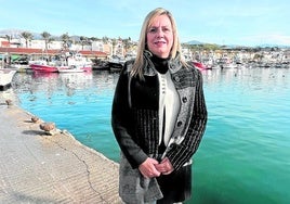 Mari Carmen Navas, de 50 años, en las instalaciones del recinto portuario de Caleta de Vélez.