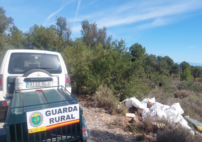 Los cazadores del coto mantienen los terrenos sin escombros.