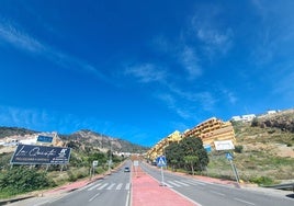 Acceso a la urbanización Santángelo Norte, en Benalmádena.