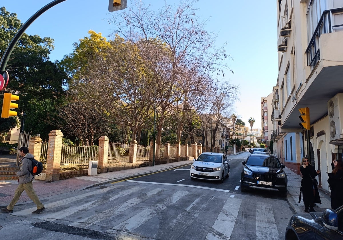 Vista de la imagen de Alfonso XII, en la zona del Compás, ya reabierta.