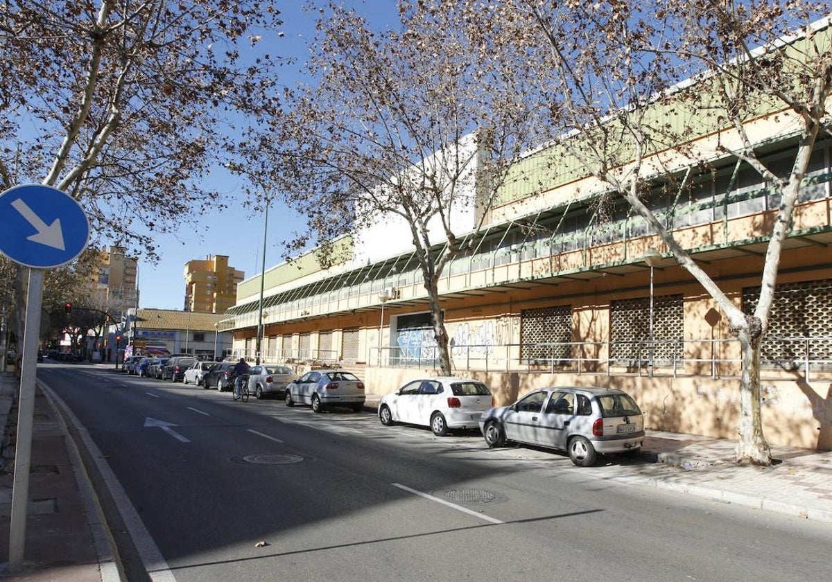 Naves de la calle Balazón para las que el Ayuntamiento planeaba su transformación en un centro comercial.