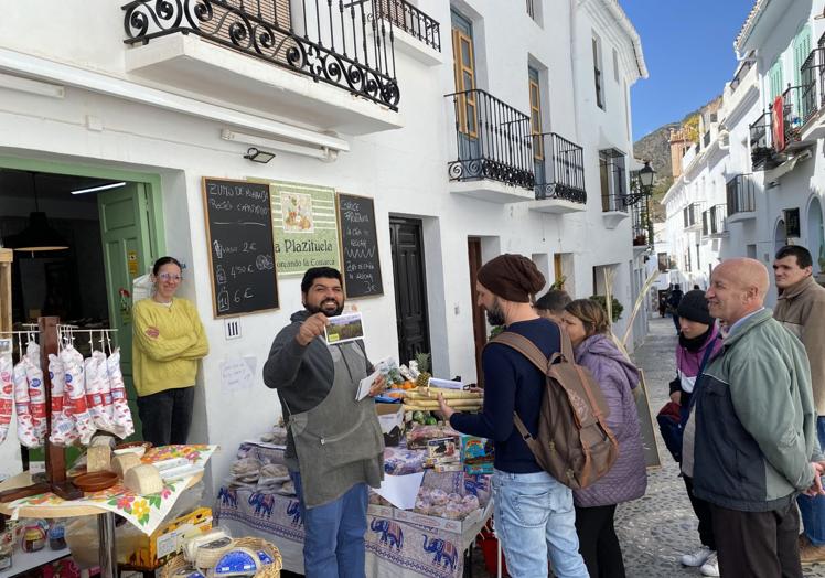 Asociaciones como Aspromanis trabajan hacia un modelo de desarrollo comunitario, en el que las personas con discapacidad intelectual conecten directamente con la comunidad.