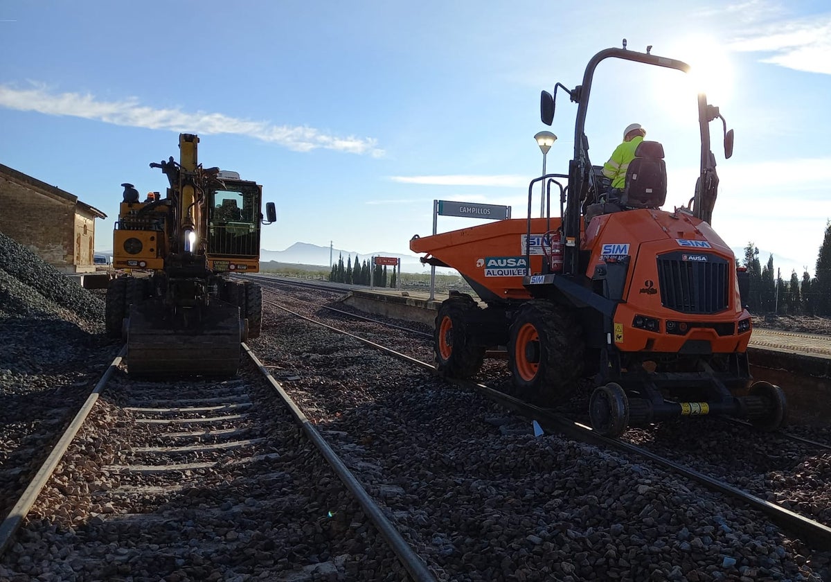 Trabajos en la estación de Campillos para preparar los apartaderos de 750 metros.