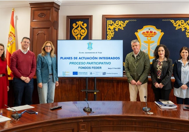 Acto de presentación de los panes de actuación integrados en el Ayuntamiento nerjeño.