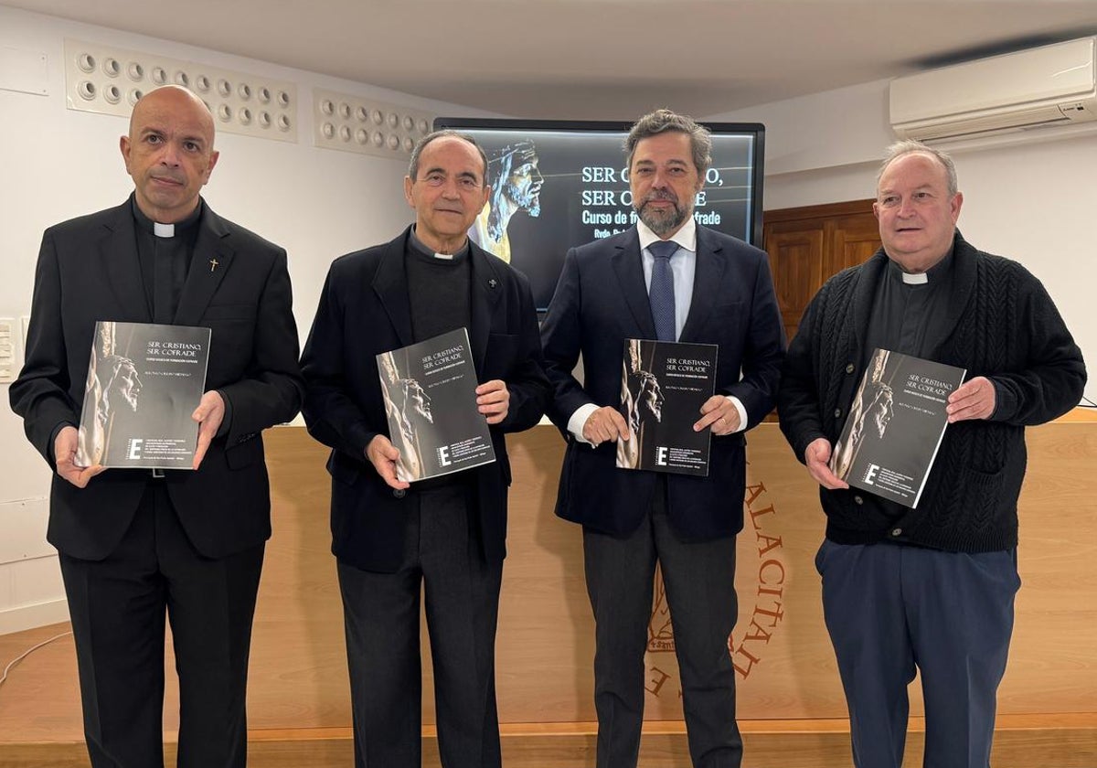 Salvador Guerrero, Alfonso Crespo, Manuel Corcelles y Manuel Ángel Santiago.