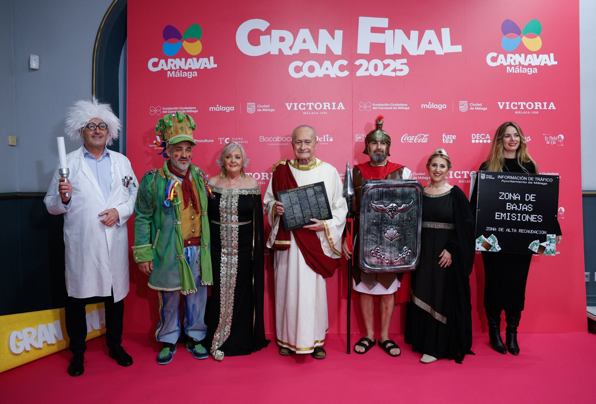 Políticos y disfraces en la final del Carnaval de Málaga 2025