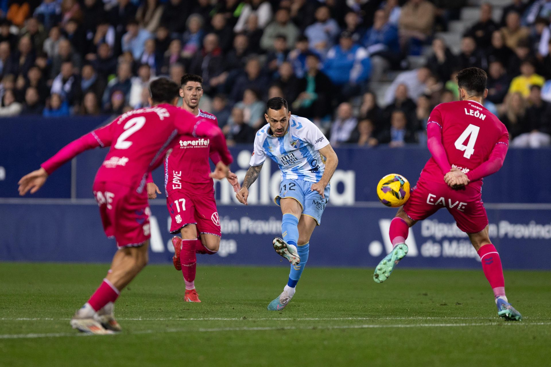 El Málaga-Tenerife, en imágenes