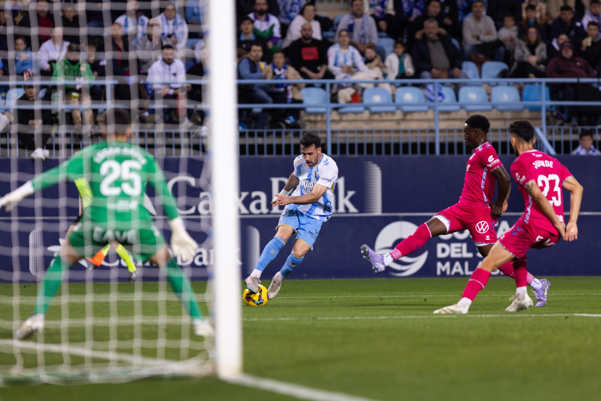 El Málaga-Tenerife, en imágenes