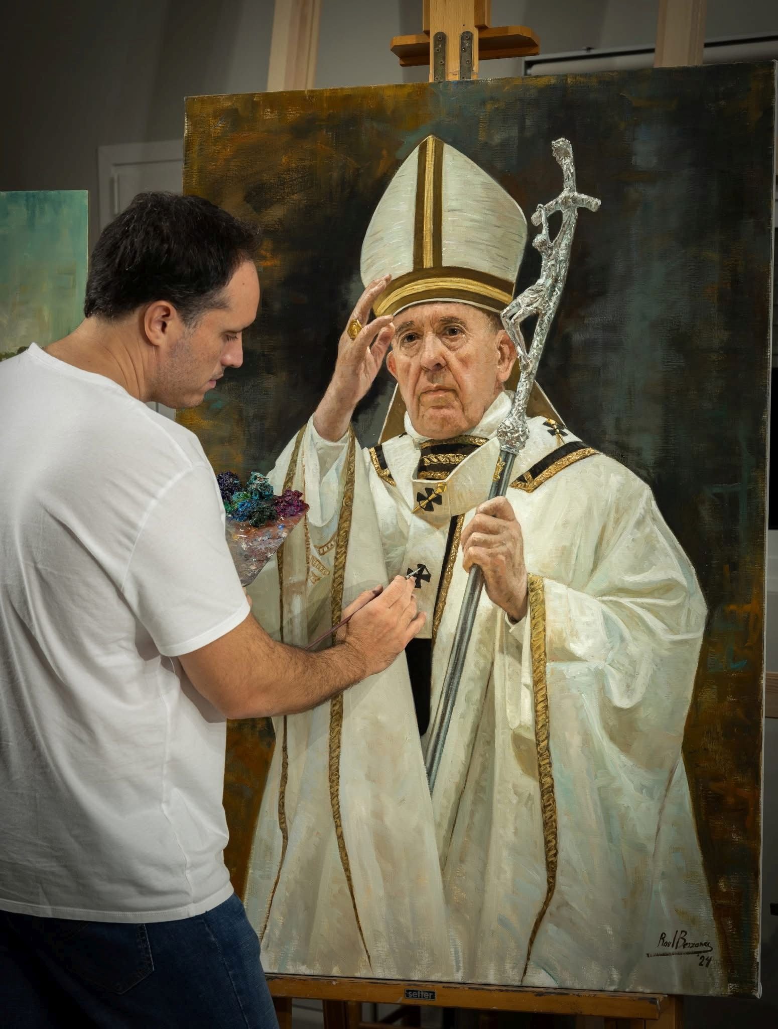 Berzosa ultima el retrato de Francisco I que ya cuelga de las paredes del 'Salón de los Papas' en el Vaticano