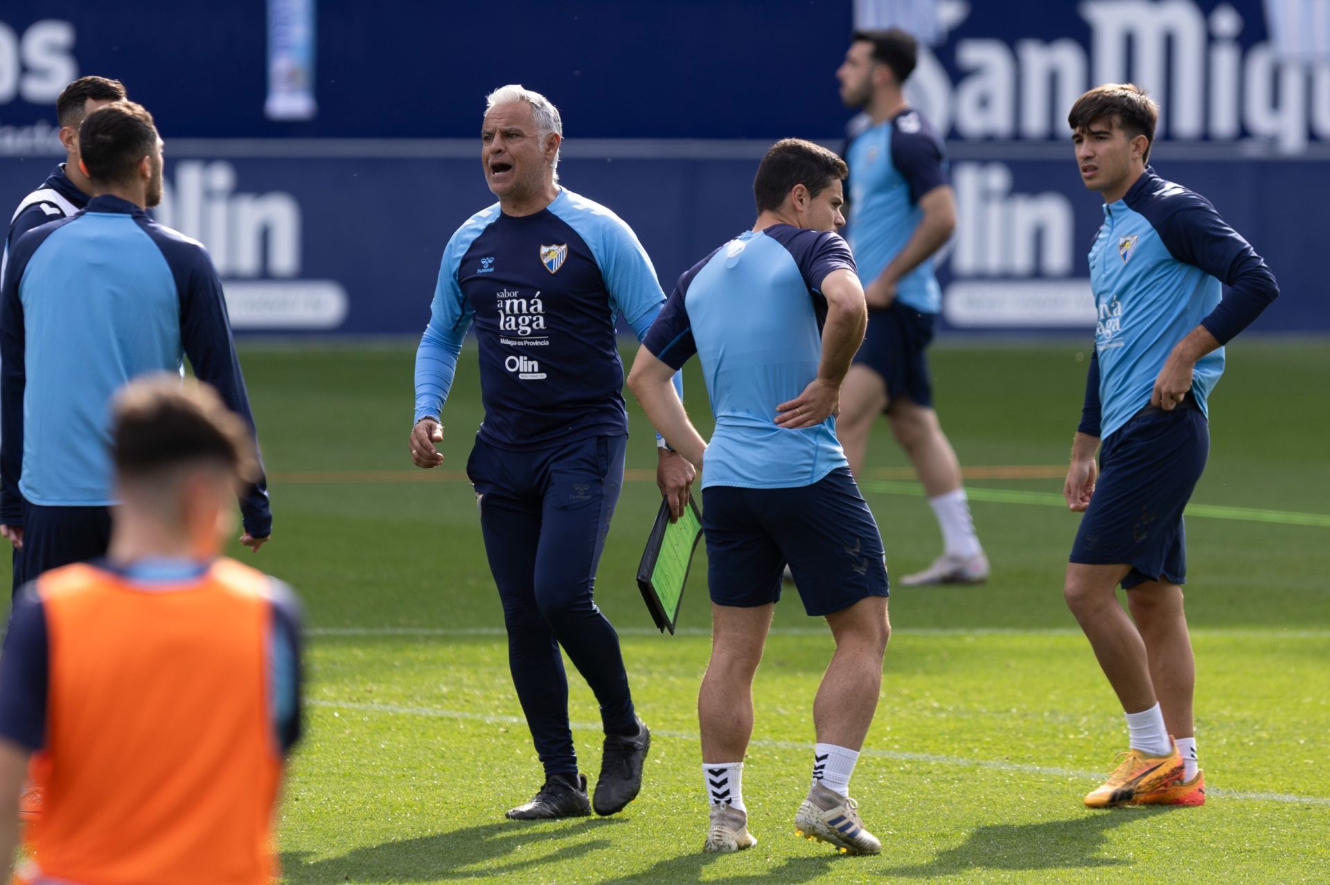 El entrenamiento del Málaga de puertas abiertas, en imágenes