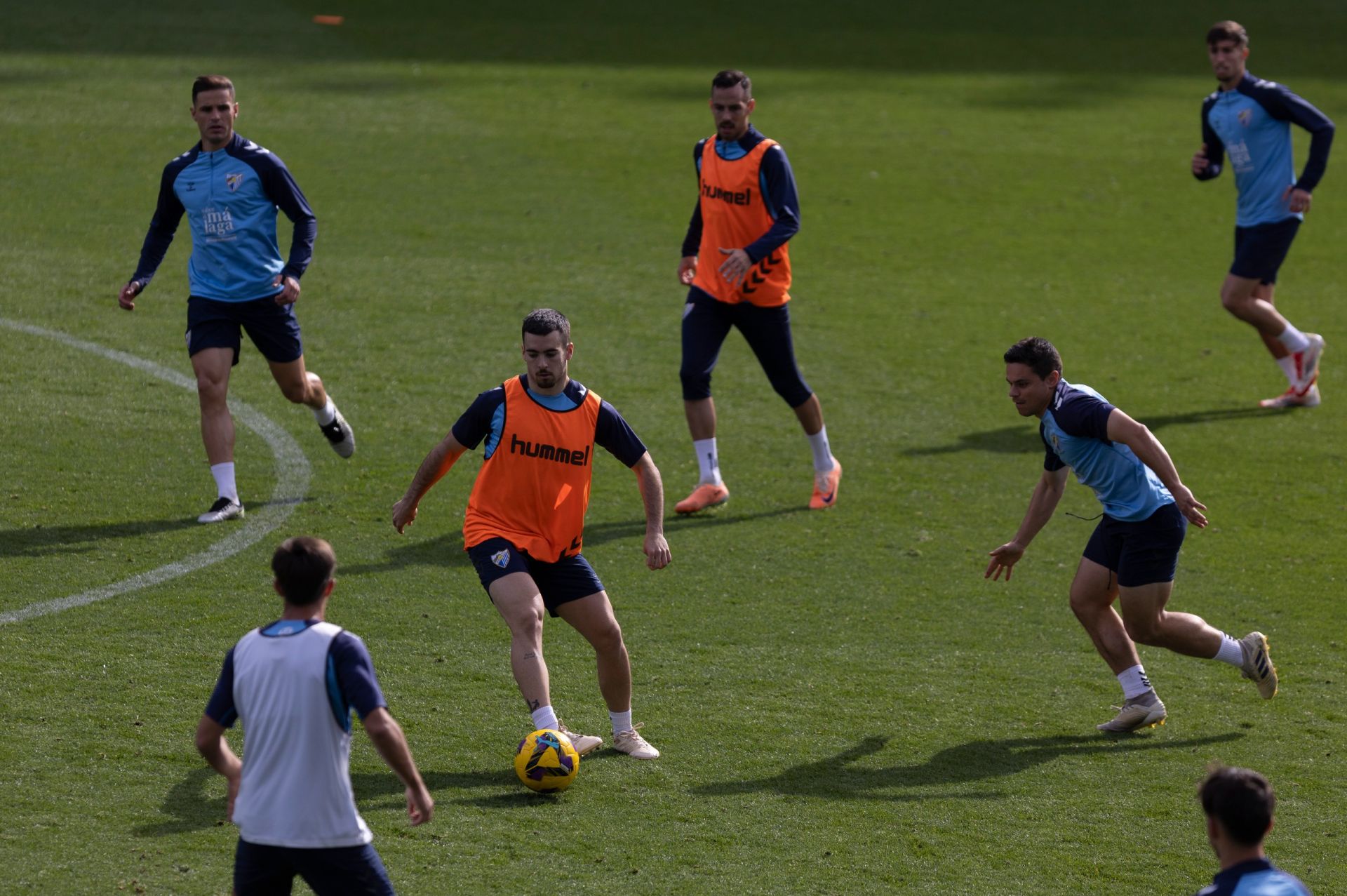 El entrenamiento del Málaga de puertas abiertas, en imágenes