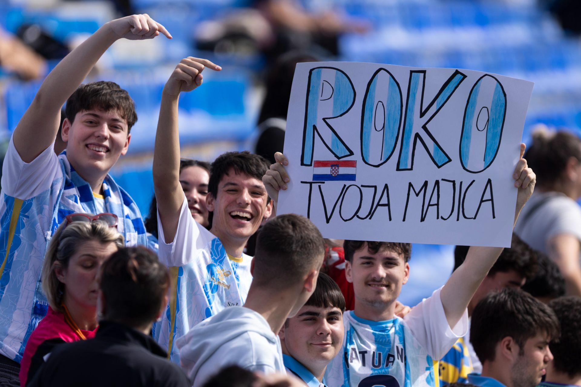 El entrenamiento del Málaga de puertas abiertas, en imágenes