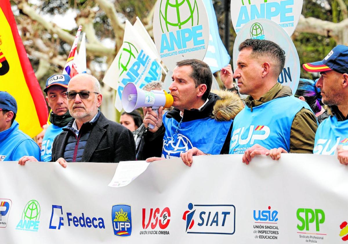 Funcionarios en una manifestación ayer en Madrid a favor de Muface.