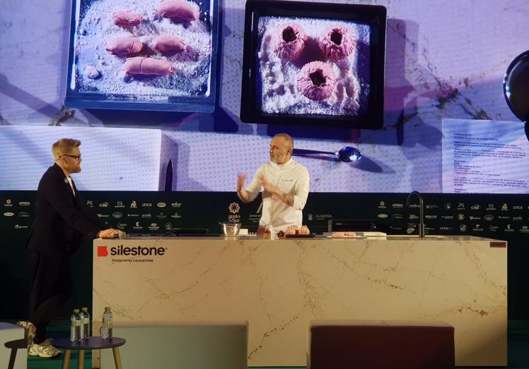 Showcooking a cargo del chef Rodrigo de la Calle.