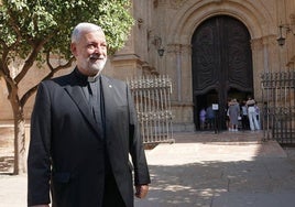 Ferrary, a las puertas del primer templo de la diócesis.