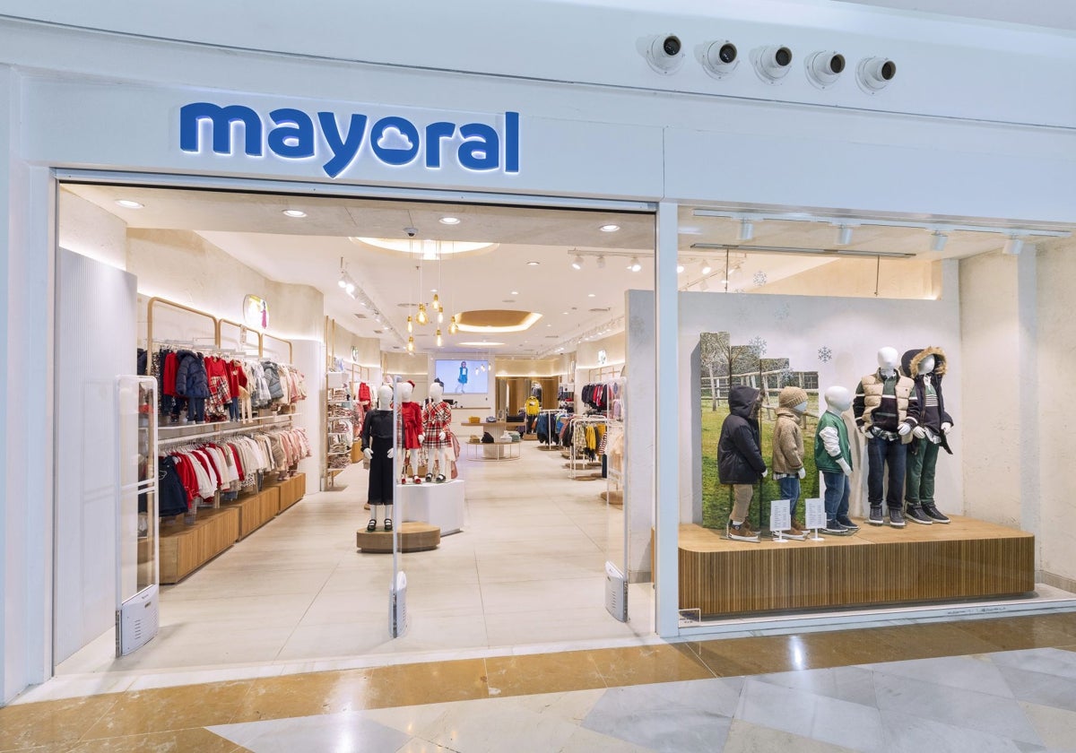 Tienda de Mayoral en un centro comercial.