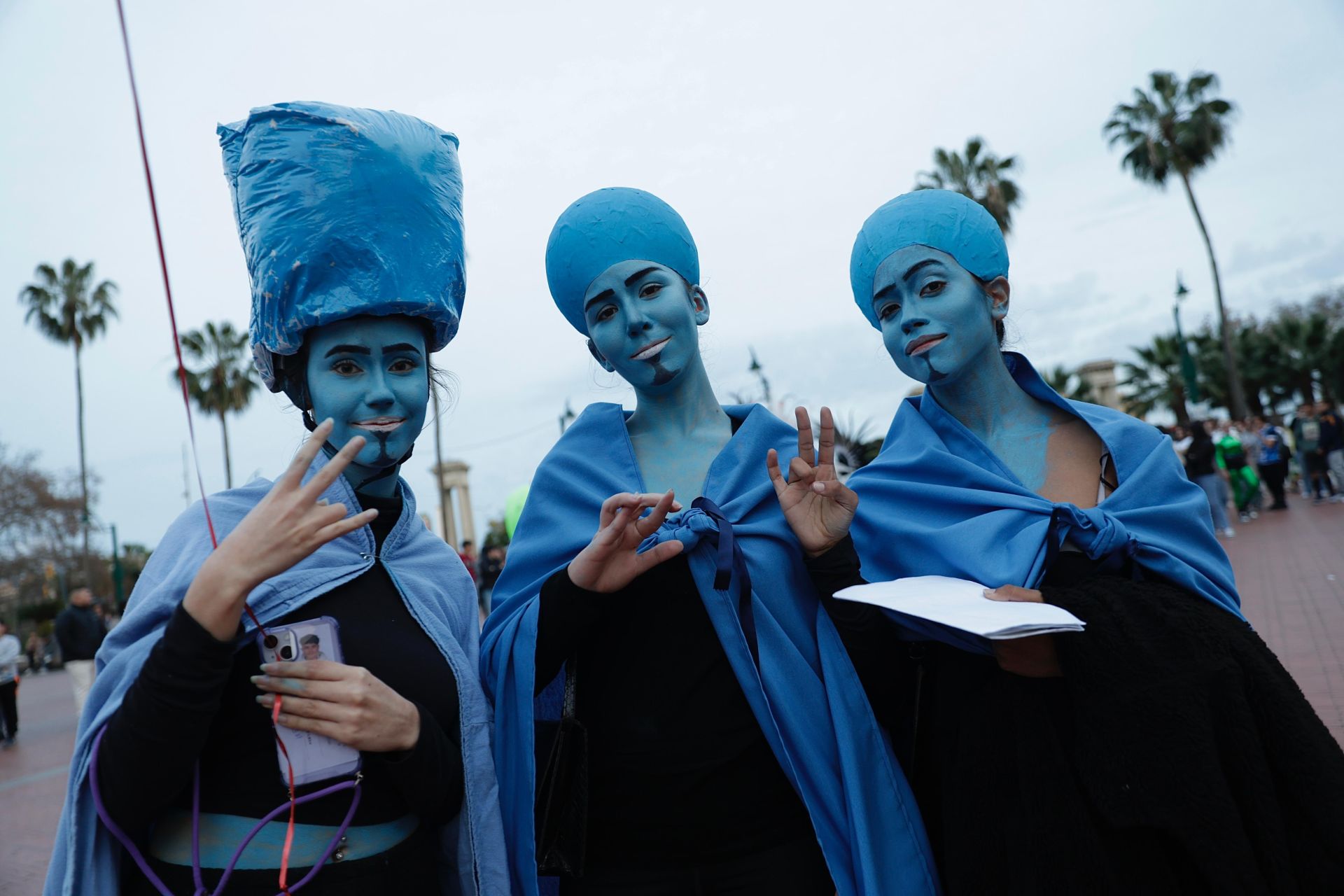 La &#039;quedada extraterrestre&#039; de Carliyo el Nervio en la Plaza de la Marina