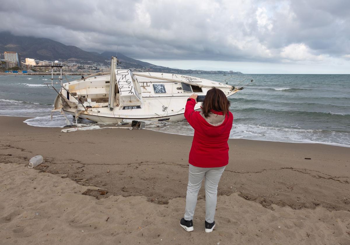 El misterioso velero de Fuengirola que se ha vuelto viral