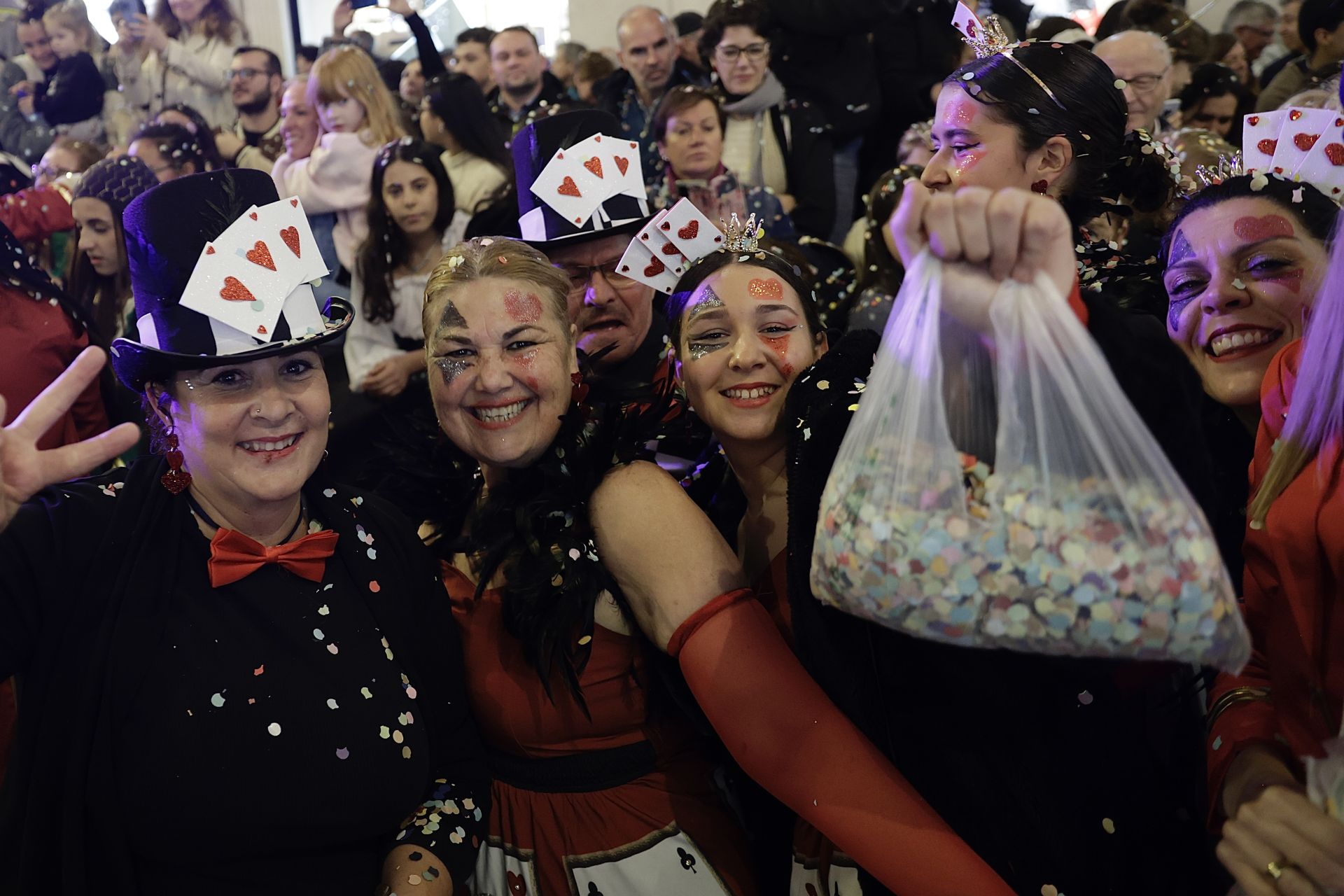 El Carnaval de Málaga sale a la calle: disfraces y la Batalla de las Flores