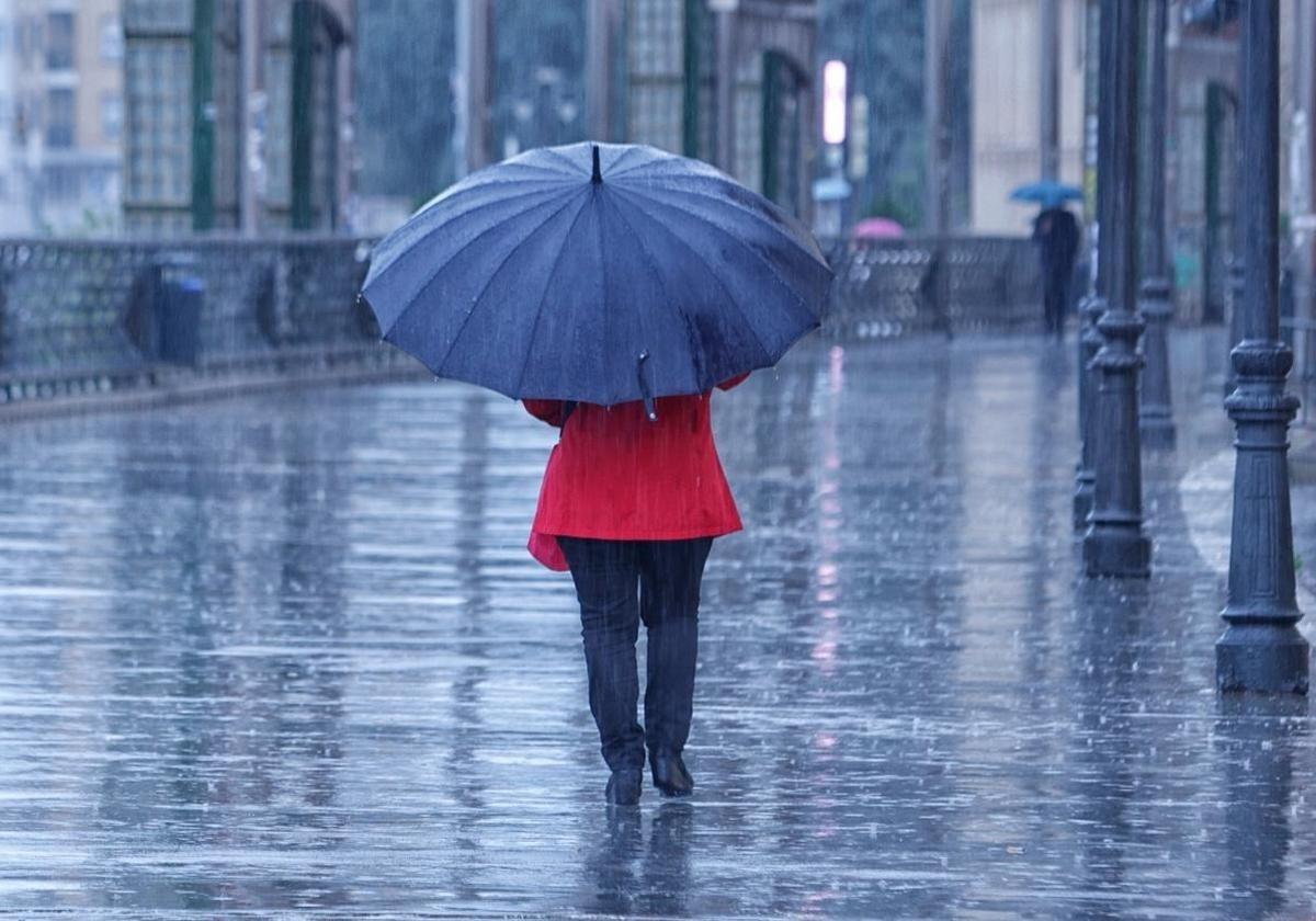 Meteorología activa en Málaga el aviso amarillo por fuertes lluvias este domingo