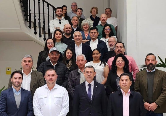 Participantes en el encuentro que ha tenido lugar este martes en la Delegación del Gobierno andaluz en Málaga.