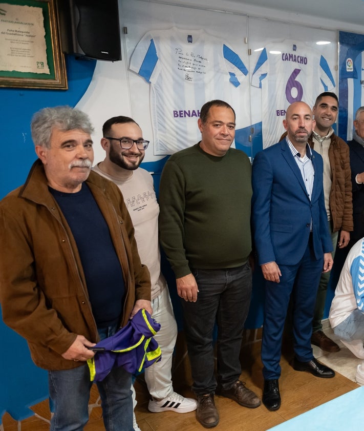 Imagen secundaria 2 - Imágenes del acto del decimotercer aniversario de la Peña Malaguista del Guadalhorce 'Juanmi' de Coín.