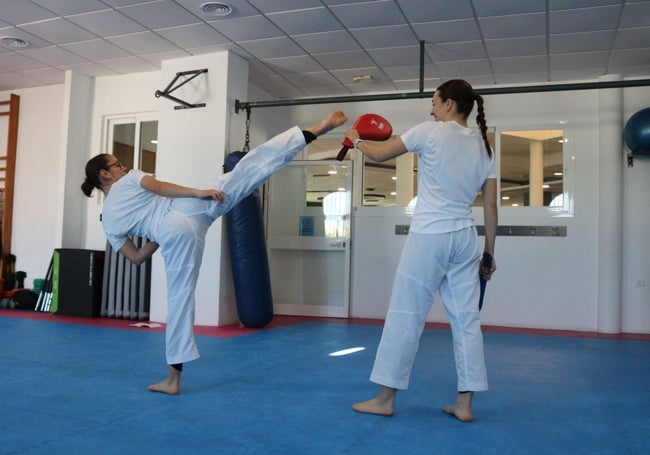 Alicia y Sara Núñez entrenando.