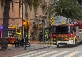 El incendio del restaurante La Deriva de Alameda de Colón deja heridos al dueño y a un bombero