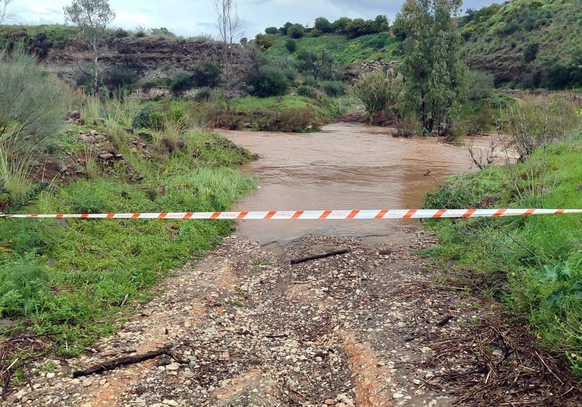 Los cruces de los ríos y arroyos están siendo vigilados ante las lluvias.