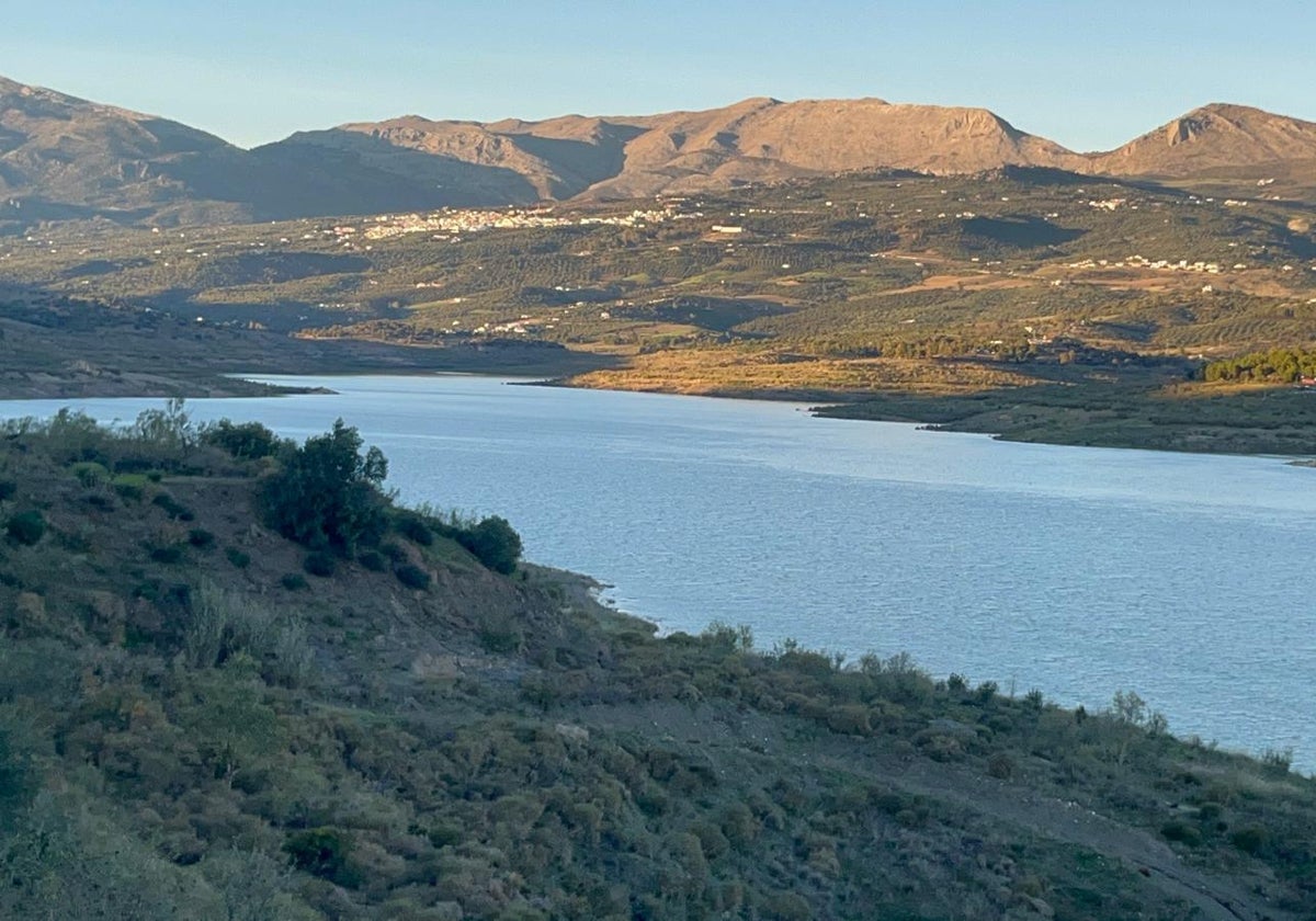 El embalse de La Viñuela ha rebasado los 36 hectómetros y está al 22% de su capacidad.