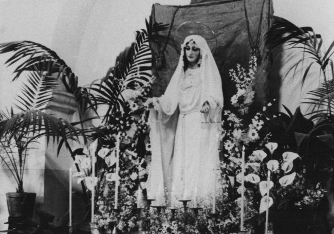 Bendición de la actual imagen de la Virgen del Rocío, en 1938.