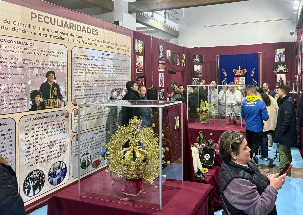 Imagen secundaria 1 - Varias imágenes del Museo de Semana Santa de Campillos.