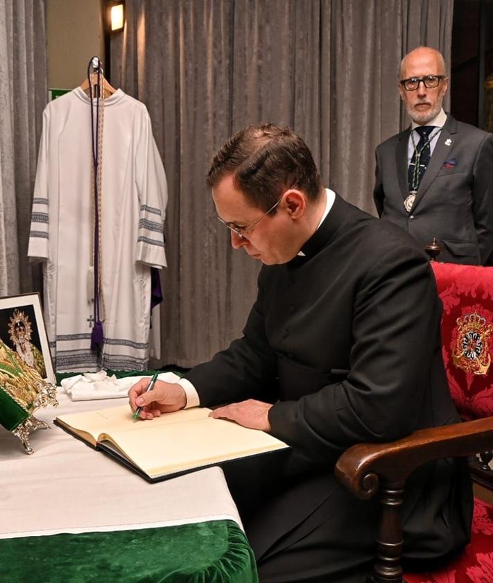 Imagen secundaria 2 - Intenso fin de semana en Málaga del sacerdote rondeño Salvador de Aguilera, alto cargo en El Vaticano