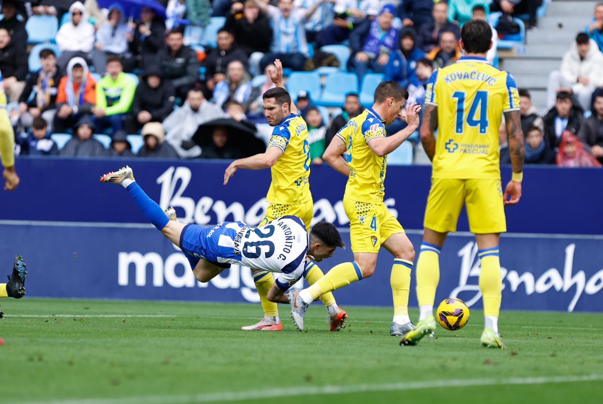 El Málaga - Cádiz, en imágenes