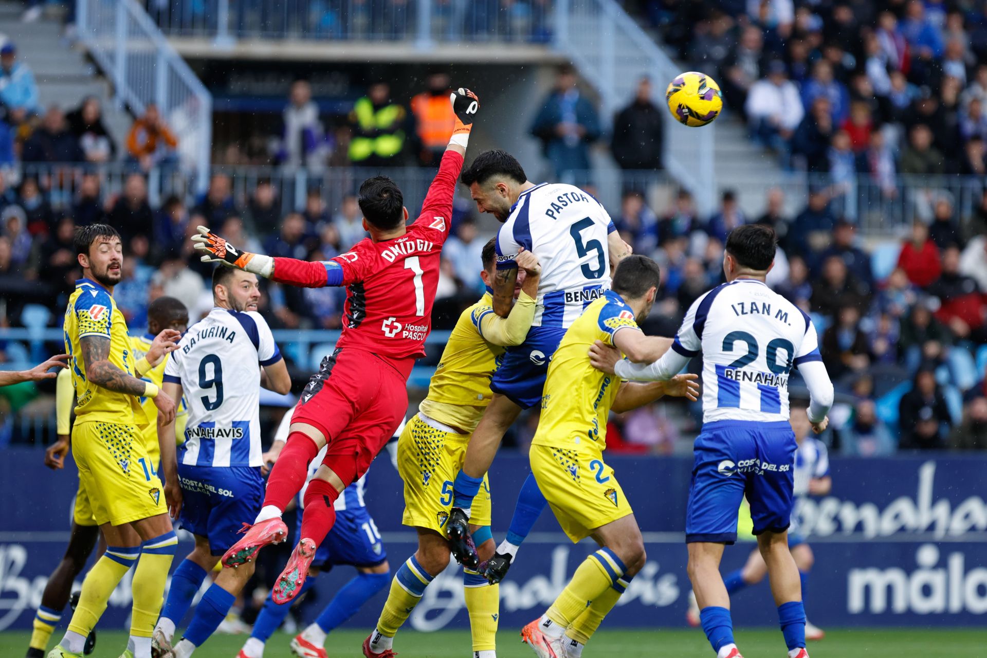 El Málaga - Cádiz, en imágenes