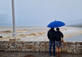 Las lluvias serán la tónica de nuevo hoy en el litoral malagueño.