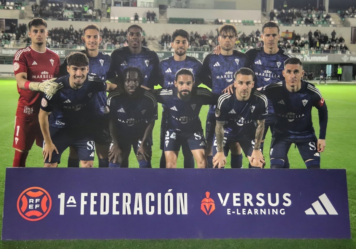 Once inicial del Marbella en el partido ante el Betis Deportivo.