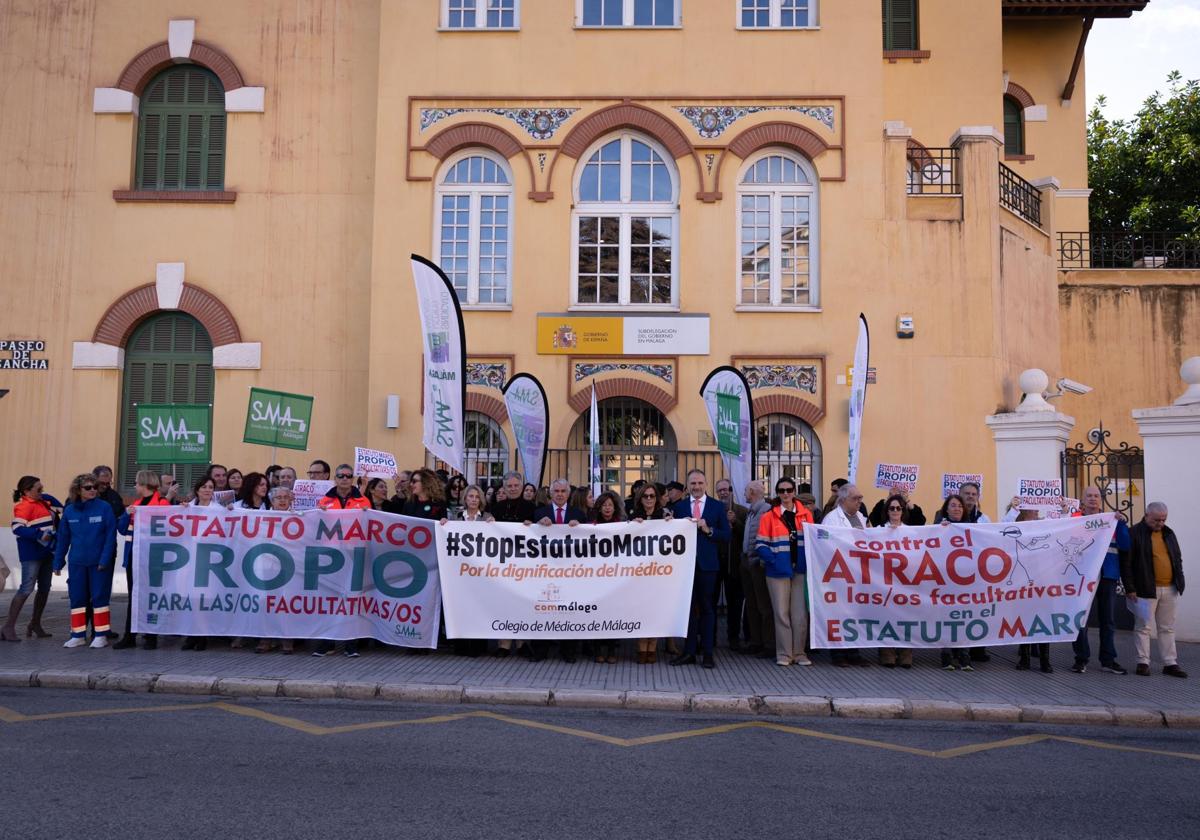 Tres de cada cuatro médicos, a favor de poder trabajar en la pública y la privada