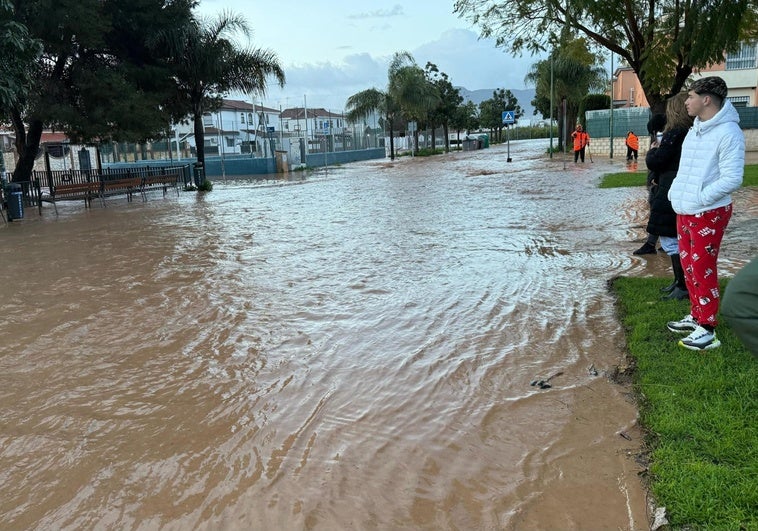 La borrasca Laurence deja casi 100 litros e inunda varias zonas de Málaga