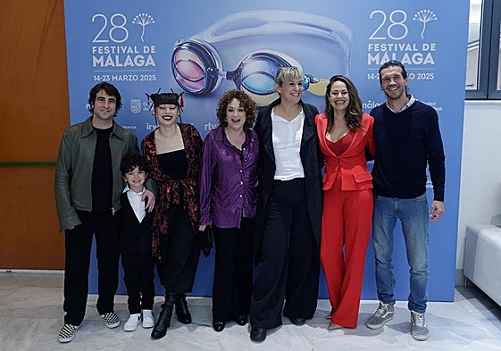 Equipo de la película 'Cataratas', encabezado por Violeta Salama