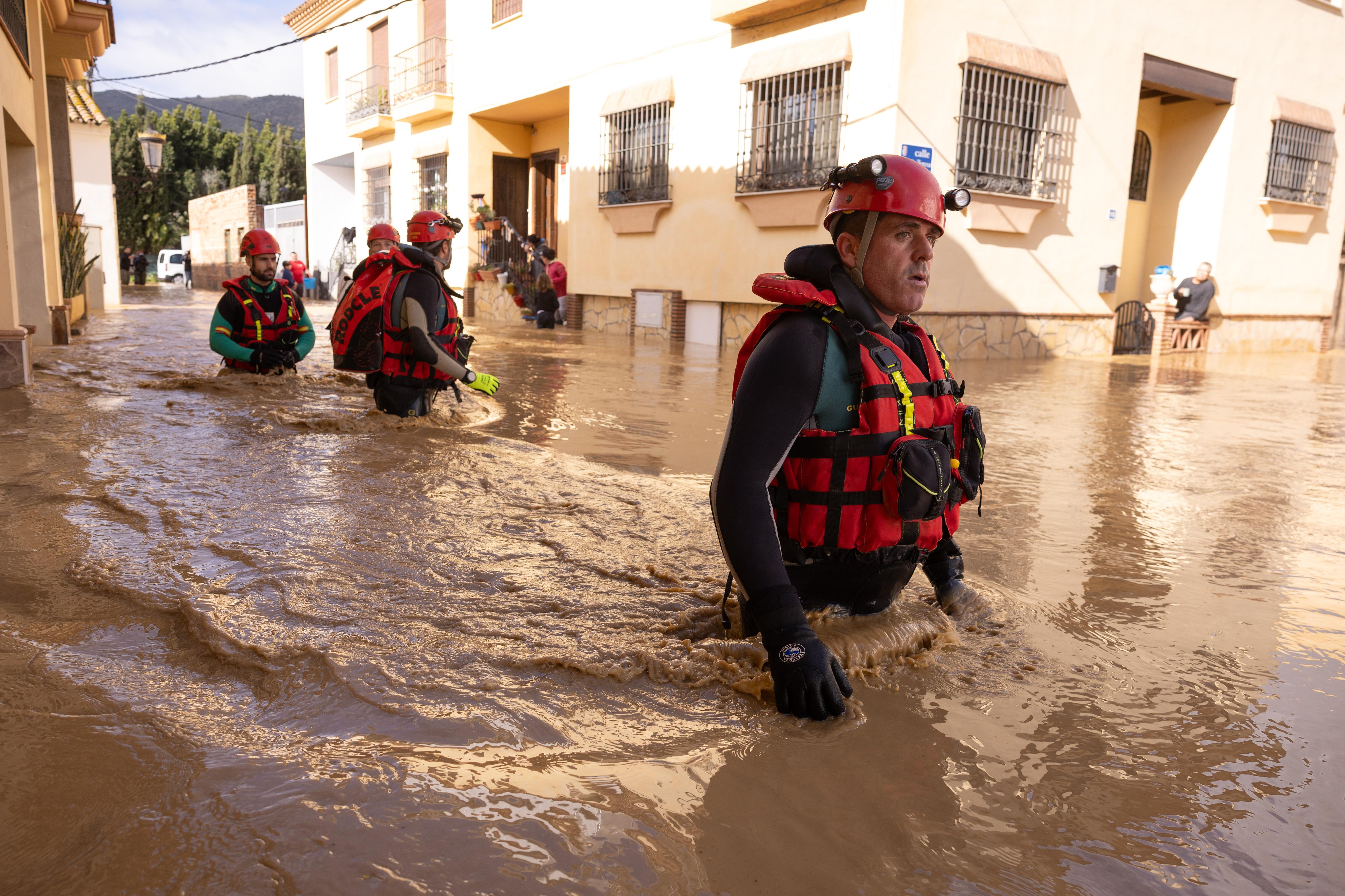 La barriada de Doña Ana vuelve a estar anegada.