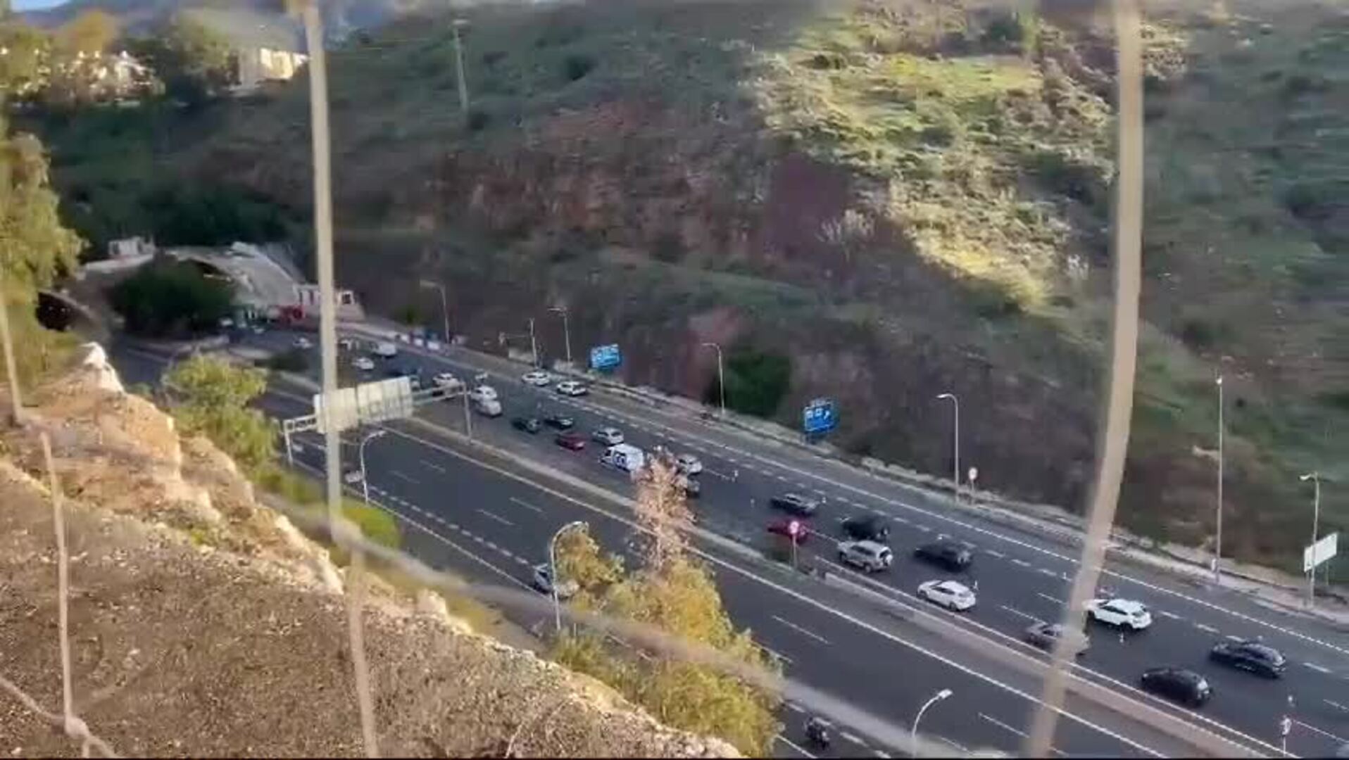 Accidente dentro del túnel del Cerrado de Calderón: colapso en la ronda y retenciones de 20 kilómetros