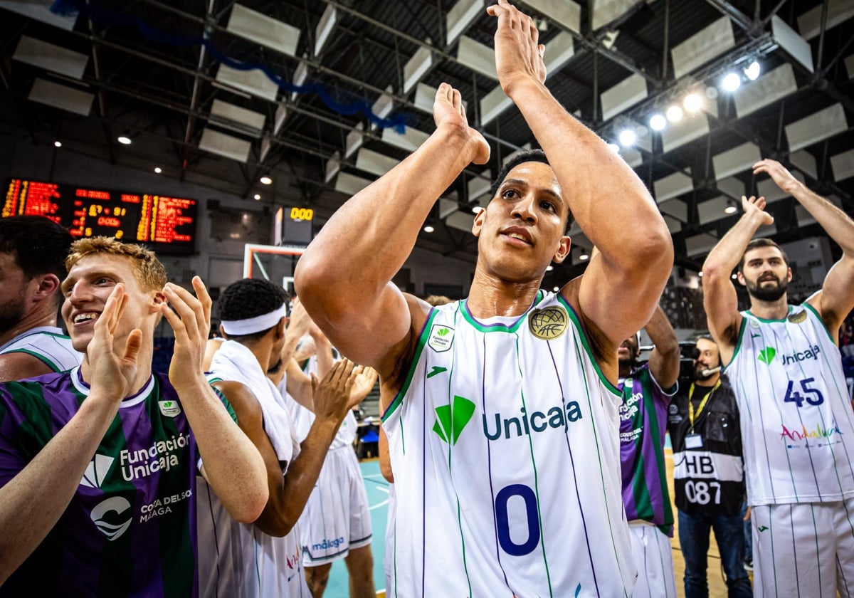 Los jugadores del Unicaja celebran una victoria en la Champions.