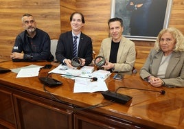Acto de firma del acuerdo entre el Ayuntamiento y el Colegio de Veterinarios de Málaga.