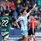 Larrubia celebra el segundo gol del Málaga, el que casi sentenciaba el partido.