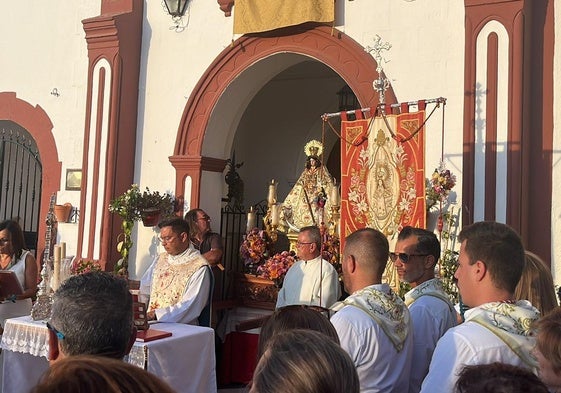 Acto solmene en la Ermita de Nuestra Señora de la Fuensanta de Pizarra.