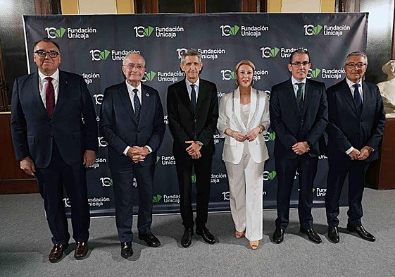 Autoridades asistentes este sábado a la clausura.