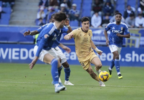 Lobete, en una acción del duelo de este domingo.